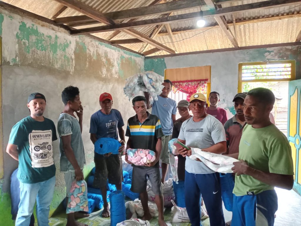 Penyerahan Bantuan Alat Tangkap Ikan